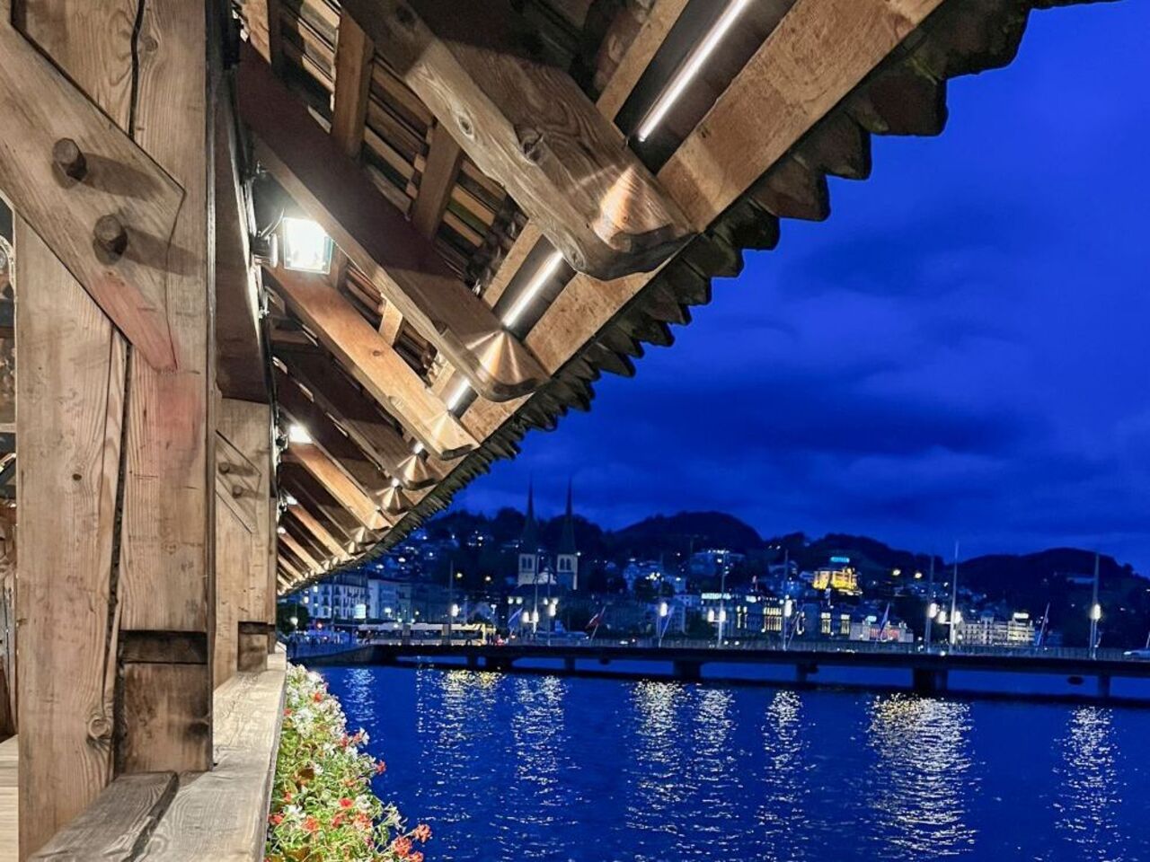 Kapellbrücke erstrahlt in neuem Licht